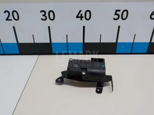 Моторчик заслонки отопителя