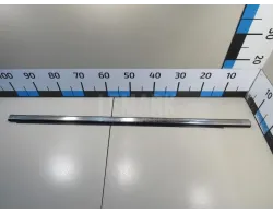 Накладка стекла переднего правого