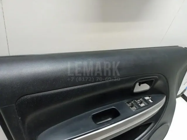 Обшивка двери передней левой для  Chrysler Neon 1999-2005