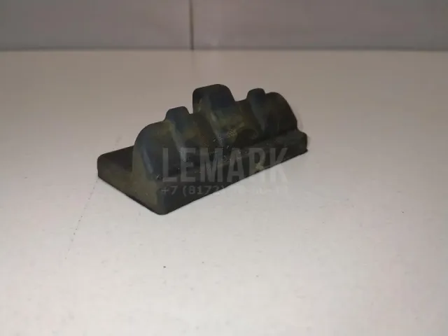 Отбойник крышки багажника