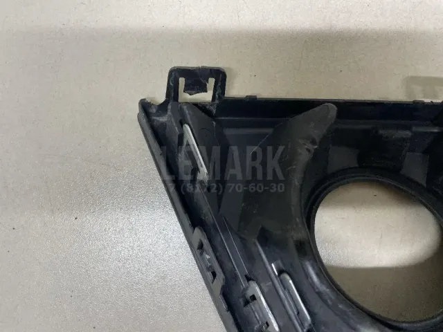 Рамка противотуманной фары правой для  Fiat
