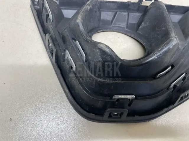 Рамка противотуманной фары правой для  Fiat