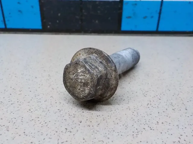 Болт амортизатора