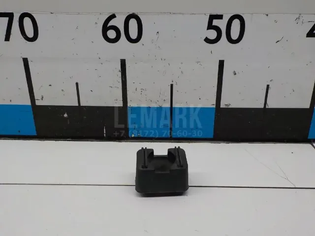 Отбойник крышки багажника
