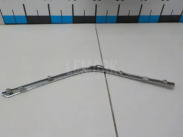 Накладка на решетку левая для  Geely Coolray (SX11) 2018