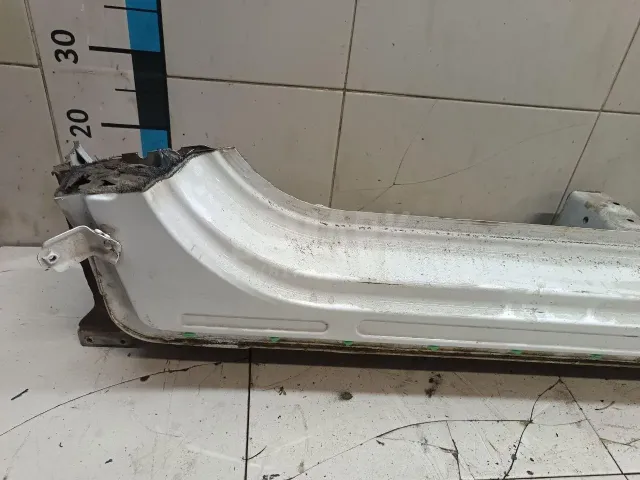 Порог со стойкой левый