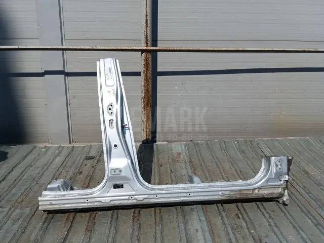 Порог со стойкой правый для  Ford Maverick 2001-2007