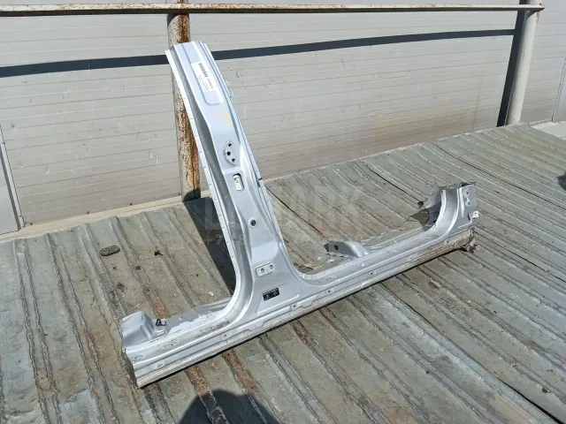 Порог со стойкой правый для  Ford Maverick 2001-2007