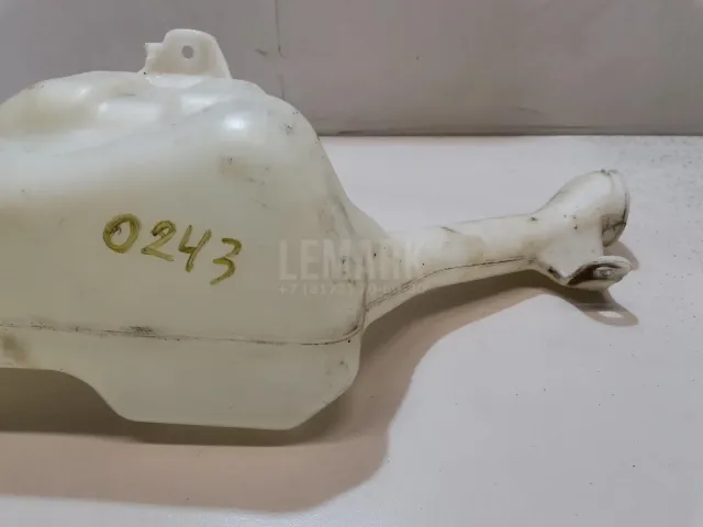 Бачок омывателя лобового стекла