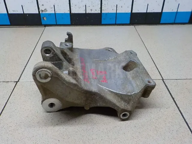Кронштейн кондиционера для  Citroen C5 2004-2008