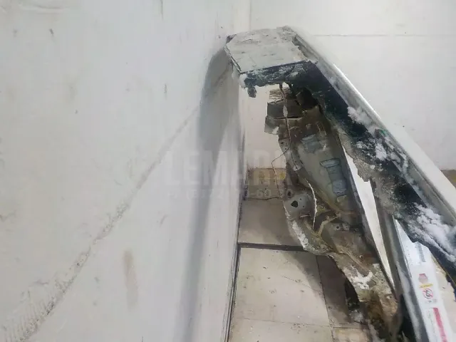 Порог со стойкой левый