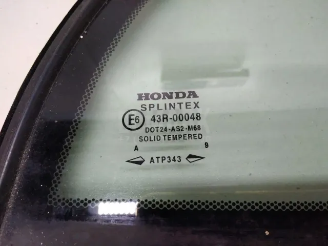 Стекло двери задней правой (форточка) для  Citroen Xantia 1998-2001
