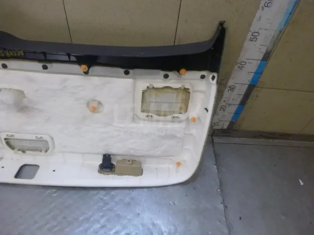 Обшивка двери багажника для  BMW 1-serie F40 2019-2024