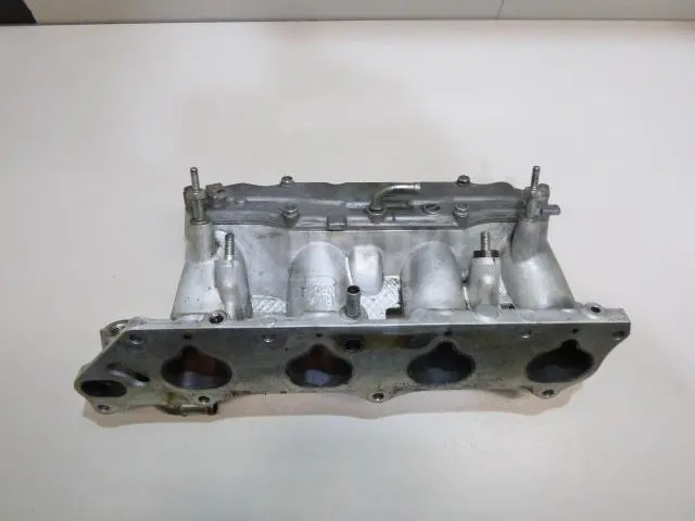 Коллектор впускной для  Ford Maverick 2001-2007