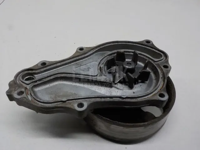 Насос водяной (помпа) для  BMW 5-serie F10/F11 2009-2016