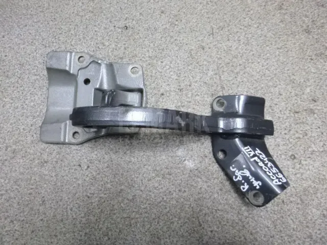 Петля двери багажника для  Ford Fiesta 2008-2019