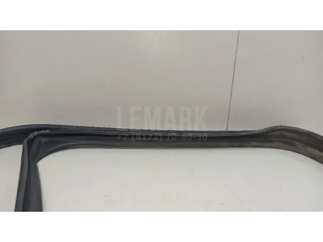 Уплотнитель стекла двери для  Audi A4 [B7] 2005-2007