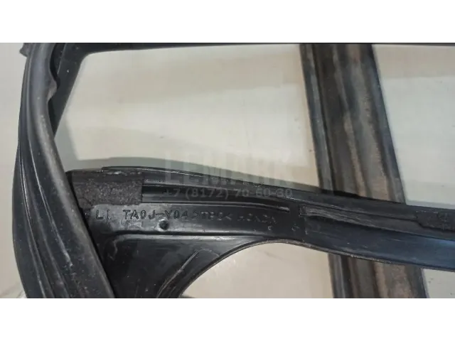 Уплотнитель стекла двери для  Audi A4 [B7] 2005-2007