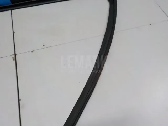 Уплотнитель стекла двери для  Acura RDX 2006-2012
