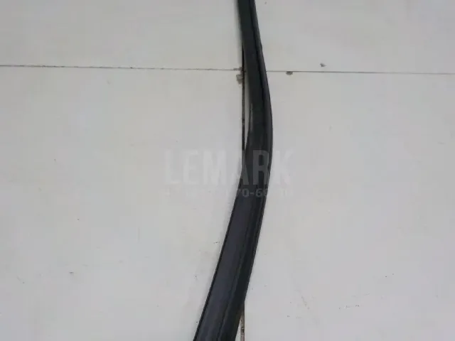 Уплотнитель стекла двери для  Acura MDX 2001-2006