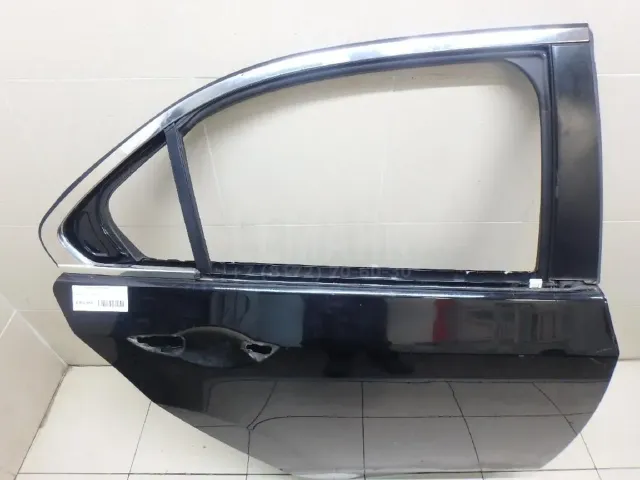 Дверь задняя правая для  Cadillac Escalade III 2006-2014